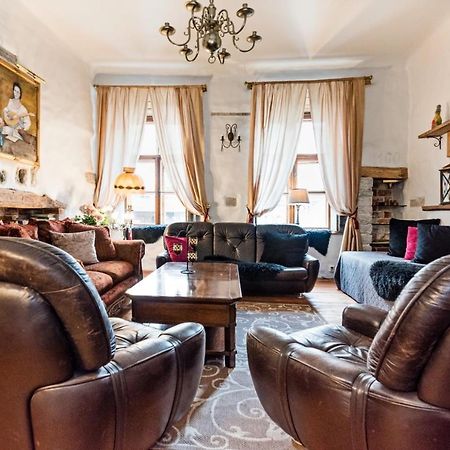 Historical Two-Bedroom Apartment With Sauna, Jacuzzi And Fireplace Tallinn Exterior photo