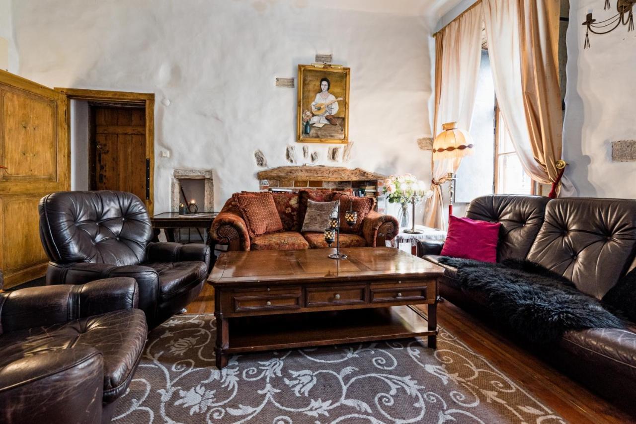 Historical Two-Bedroom Apartment With Sauna, Jacuzzi And Fireplace Tallinn Exterior photo